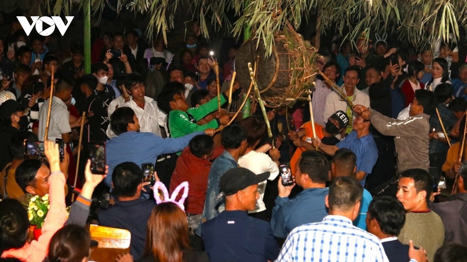 Hội Đập trống của người Ma Coong- đêm giao duyên giữa đại ngàn Trường Sơn
